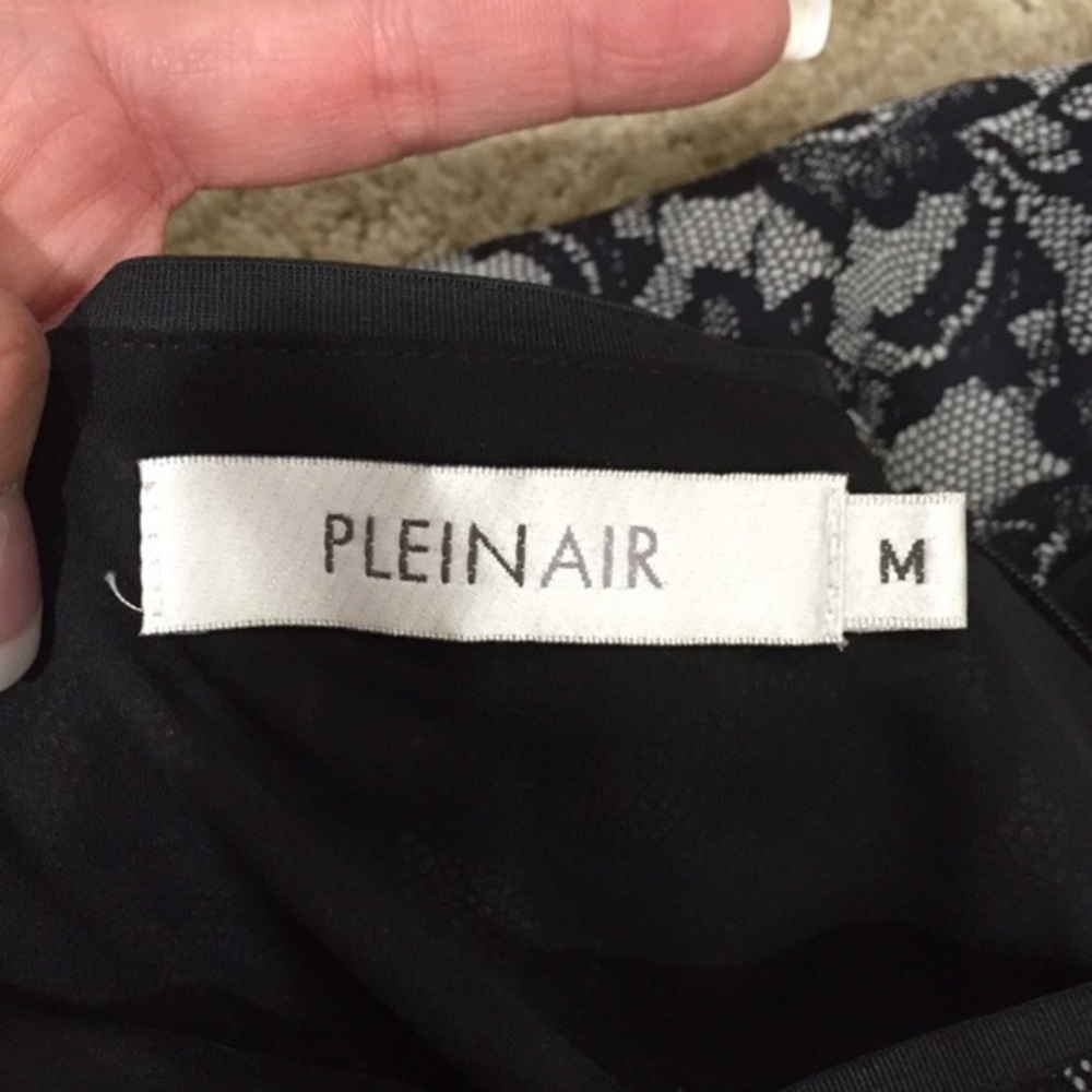 Pleinair skirt. Looks like Lace-Size M - Picture 3 of 4